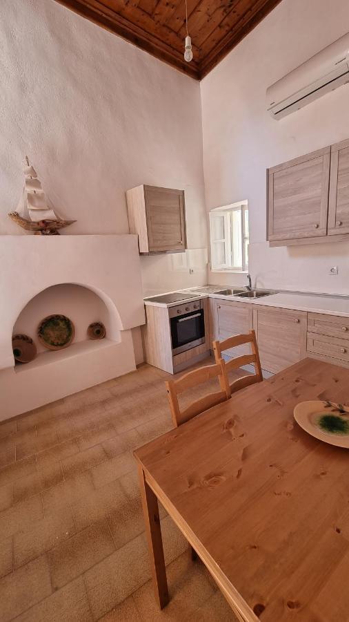 Apartament Kozas Art House, Simi Zewnętrze zdjęcie