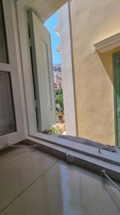 Apartament Kozas Art House, Simi Zewnętrze zdjęcie
